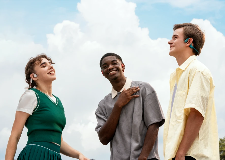 Terug naar school: Verbeter je schooljaar met een Shokz koptelefoon.