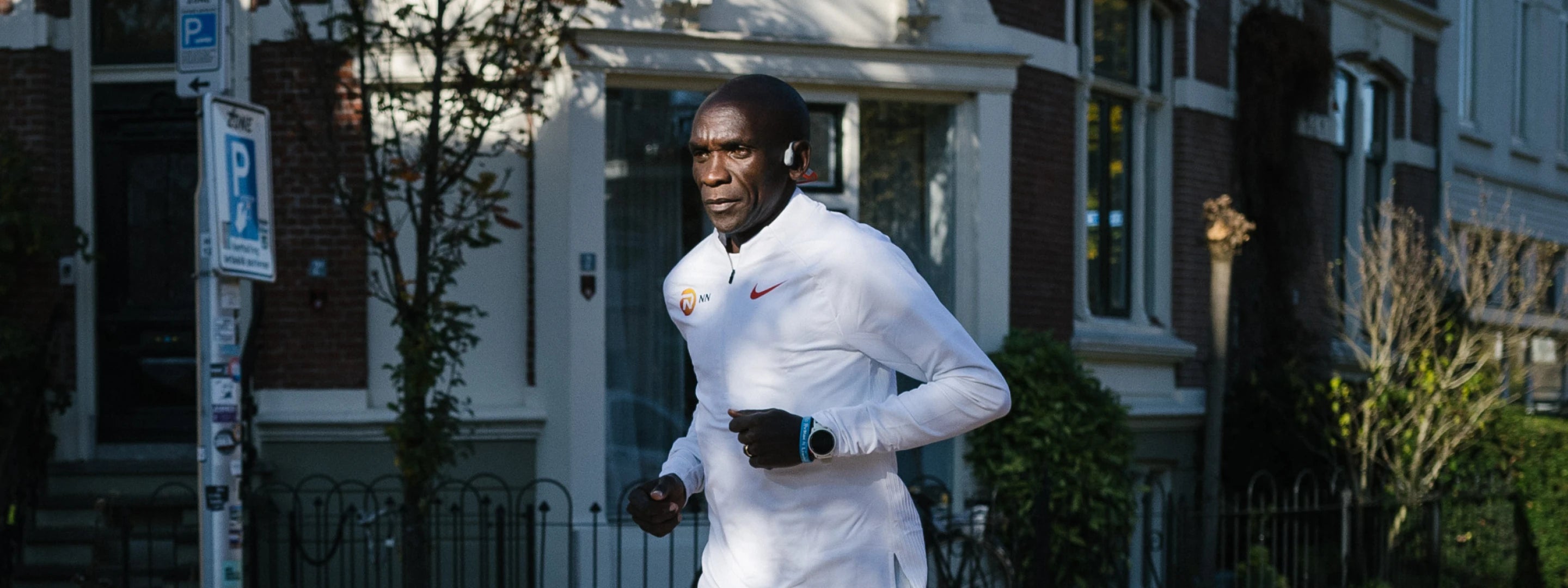 eliud kipchoge is de nieuwe wereldwijde merkambassadeur van shokz nederland